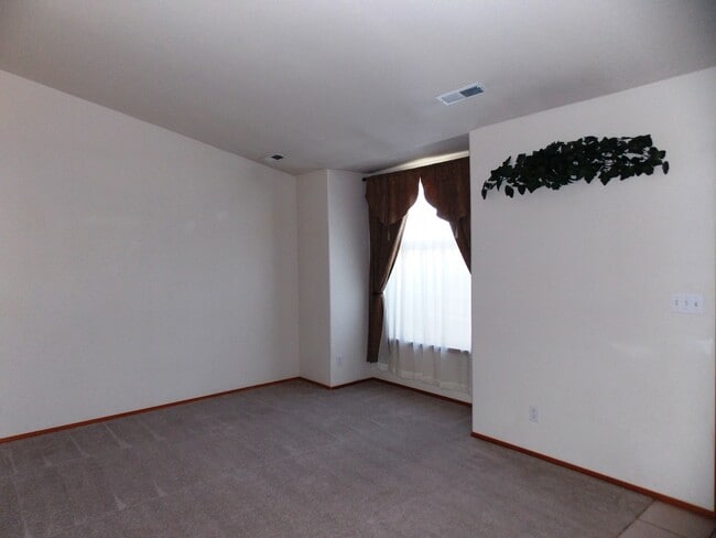 Building Photo - 8813 W Bonnie Ave