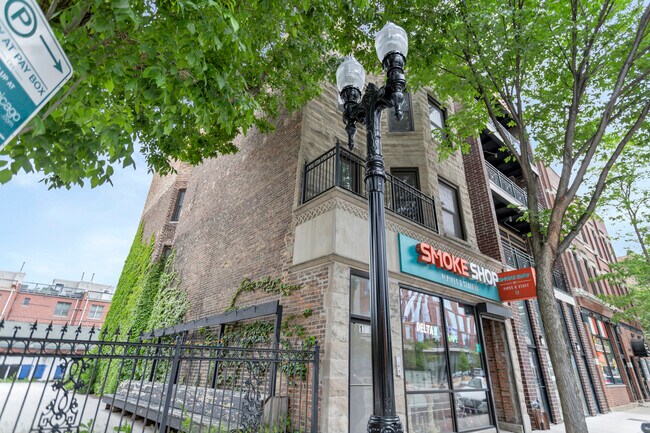 Building Photo - 1333 W Taylor St