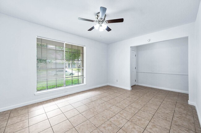 Building Photo - 13706 Towneway Dr