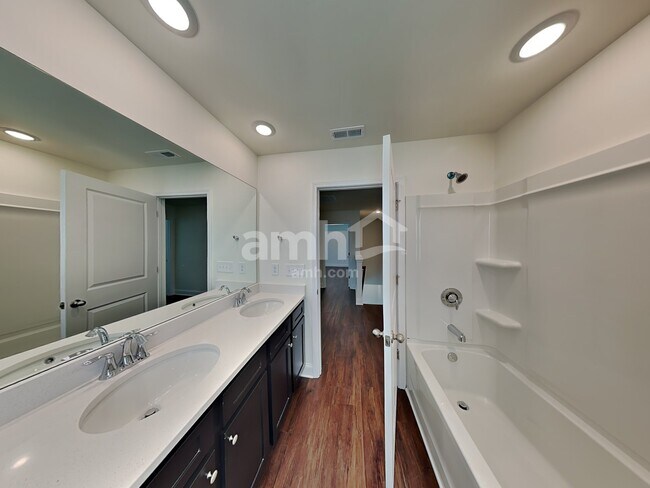 Building Photo - 618 Alcovy Walk Dr