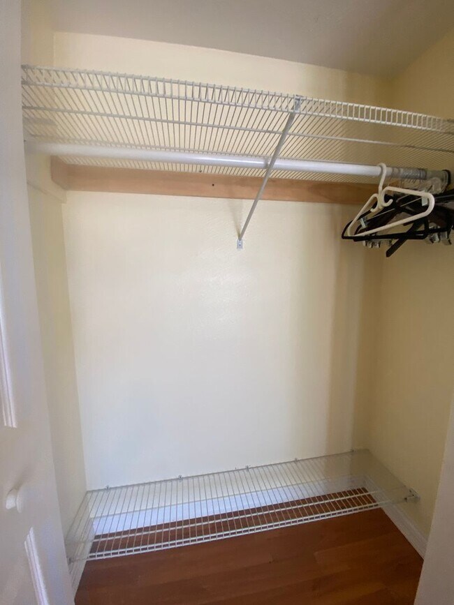 Building Photo - Charming 2BR/2BA Condo in the Heart of Port Charlotte!