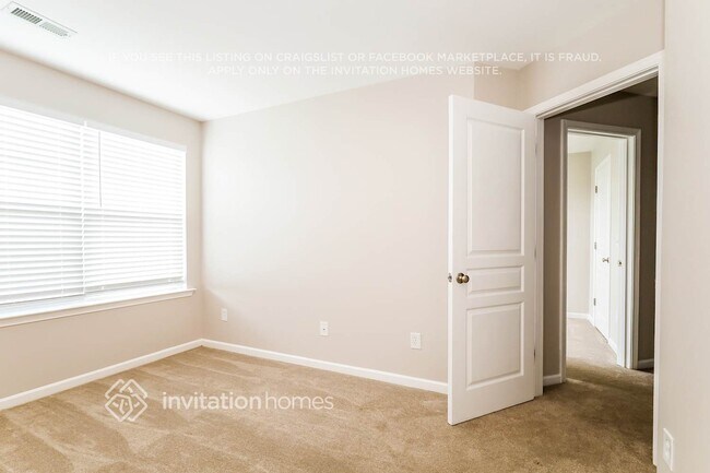 Building Photo - 811 Skybrook Falls Dr