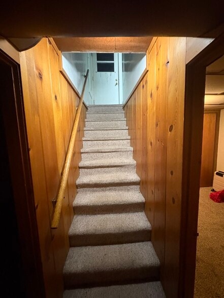 Building Photo - 1421 12th St N