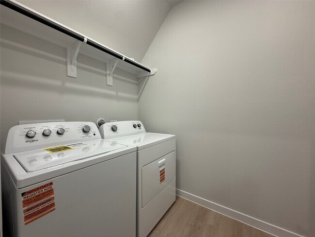 Building Photo - 3931 Flora Fld Dr