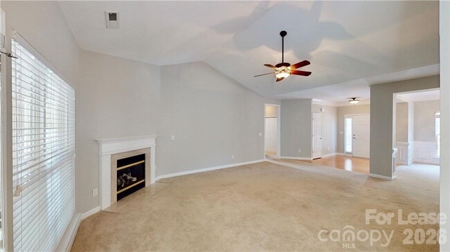 Building Photo - 8321 Suttonview Dr
