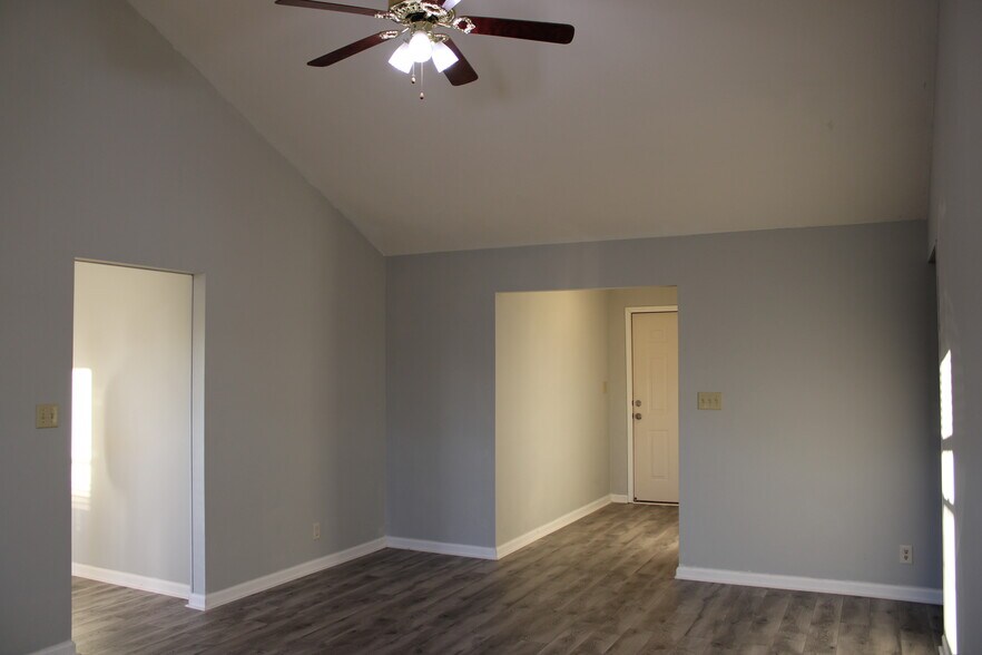 Building Photo - 12541 Kenai Dr