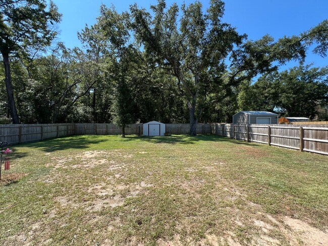 Building Photo - Exceptional 4 Bedroom in Milton