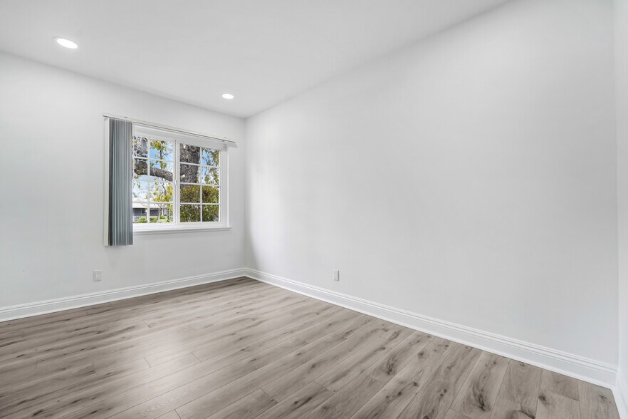 Building Photo - 21733 Tuba St
