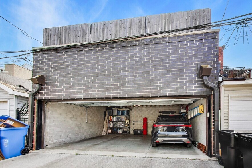 Building Photo - 3740 N Clifton Ave