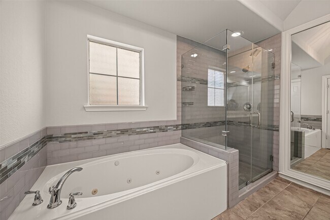 Building Photo - 3308 Clearview Cir