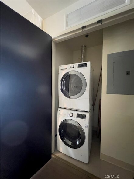 Building Photo - 1100 S Hope St