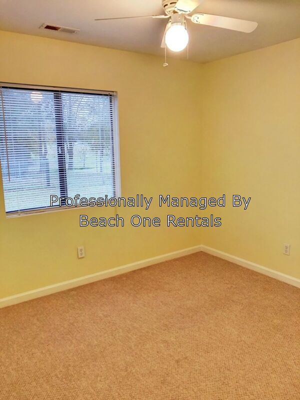 Building Photo - 615 Carter Ln