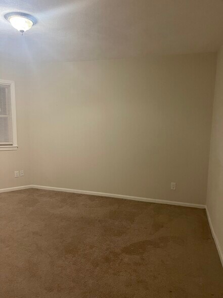 Building Photo - 14 Callender St