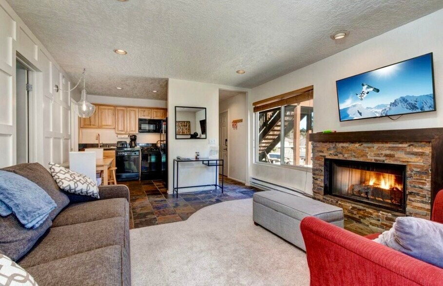 Building Photo - 2100 Canyons Resort Dr