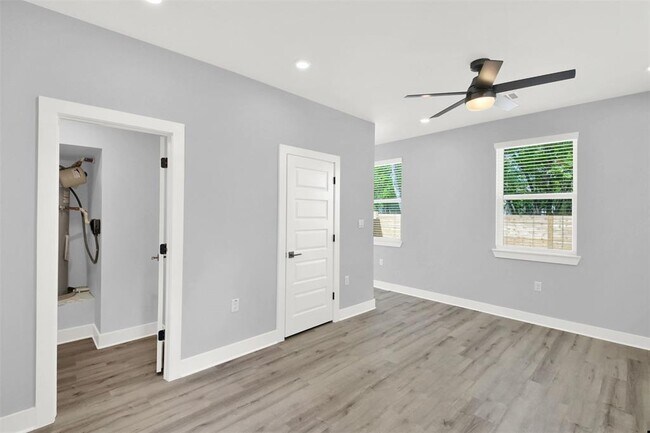 Building Photo - 7204 Meador Ave