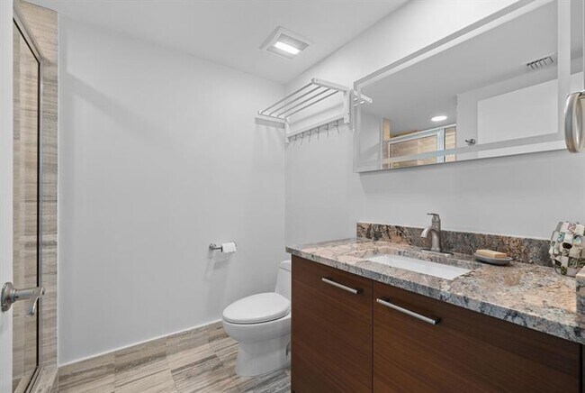 Building Photo - 101 S Fort Lauderdale Beach Blvd