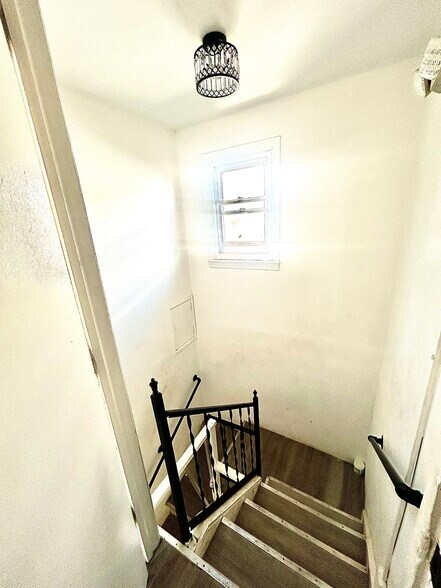 Building Photo - 205 N 16th St
