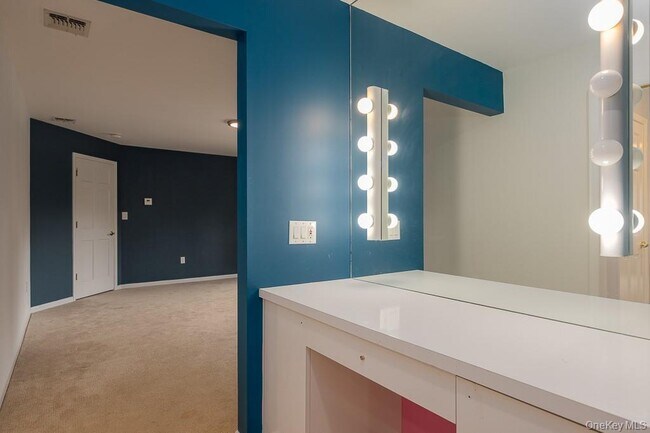 Building Photo - 185 Spook Rock Rd