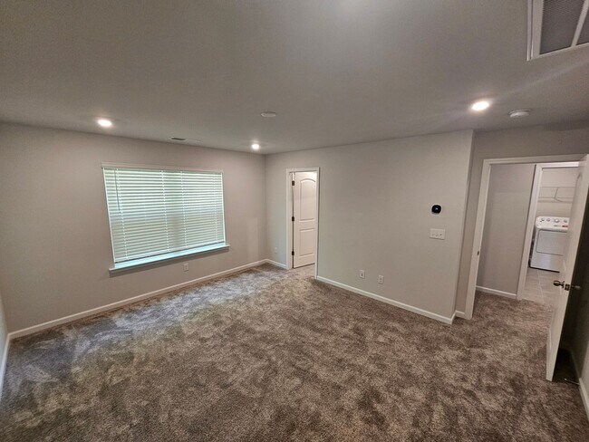 Building Photo - Like New Home is Mulberry Pond