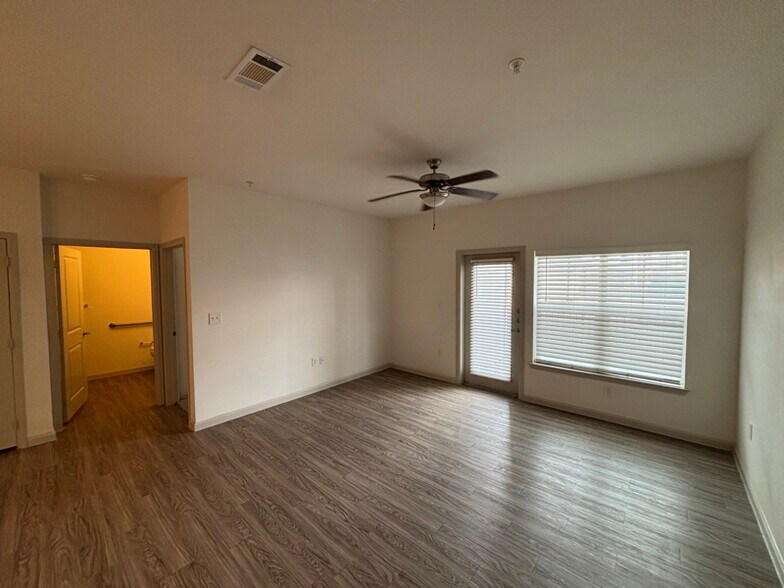 Building Photo - 1271 Sadler Drive