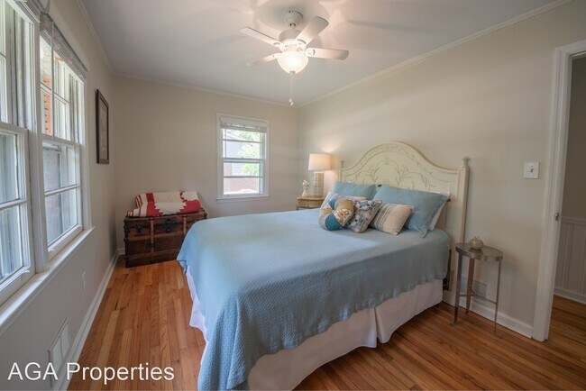 Building Photo - 4 br, 2 bath House - 180 Sherwood Drive