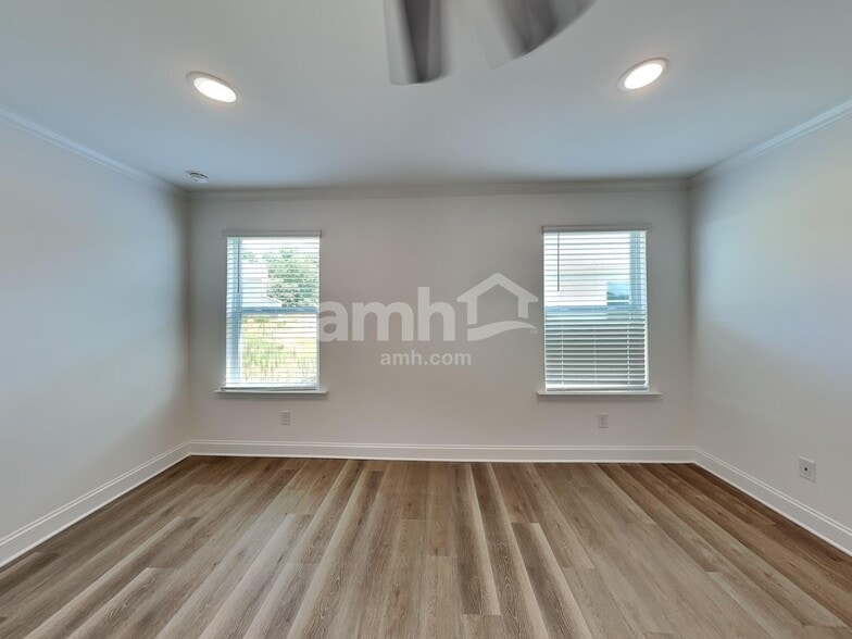 Building Photo - 1011 Bevington Dr