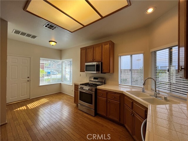 Building Photo - 634 Twin Peaks Ave