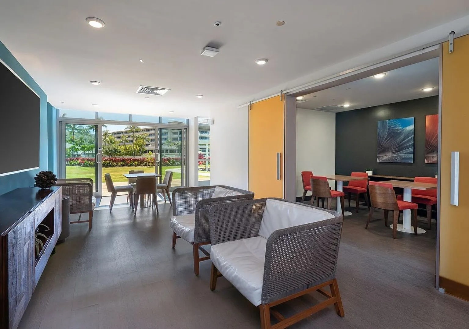 Building Photo - 7000 Hawaii Kai Dr
