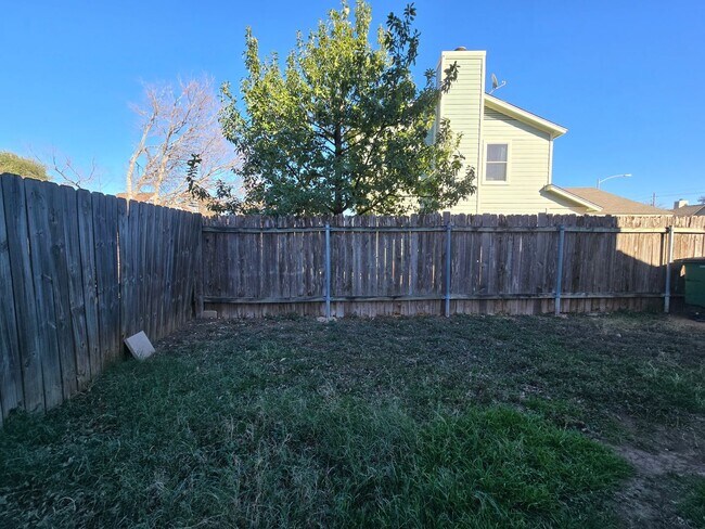 Building Photo - 8810 Springmail Cir