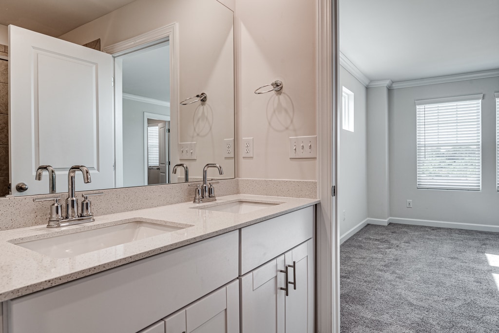 Building Photo - Room in Townhome on Tears Ln