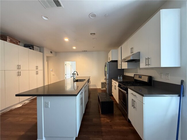 Building Photo - 11120 Legion Dr