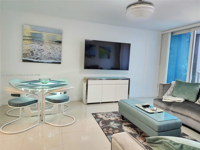 Building Photo - 3505 S Ocean Dr