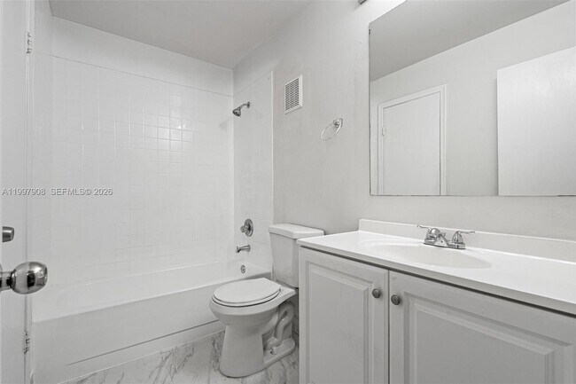 Building Photo - 319 NW 109th Ave