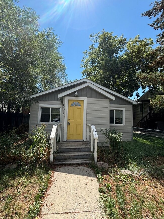 Building Photo - Charming 2-Bedroom Single Family Home