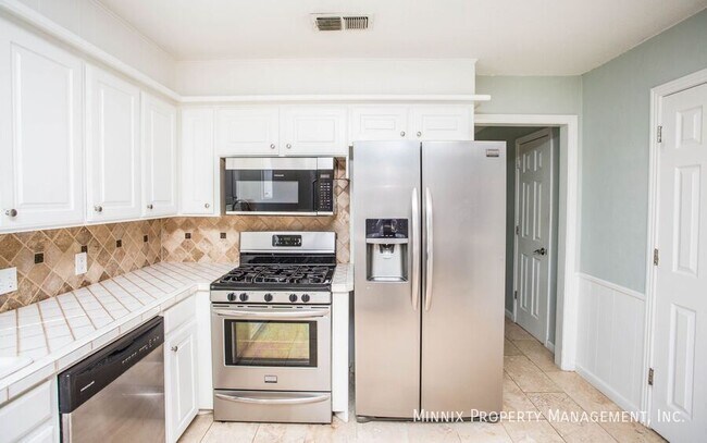 Building Photo - 6309 Nashville Dr