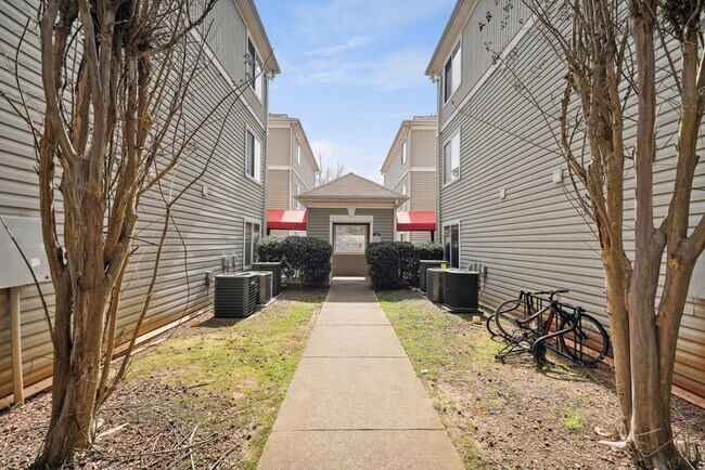 Building Photo - 1251 University Ct