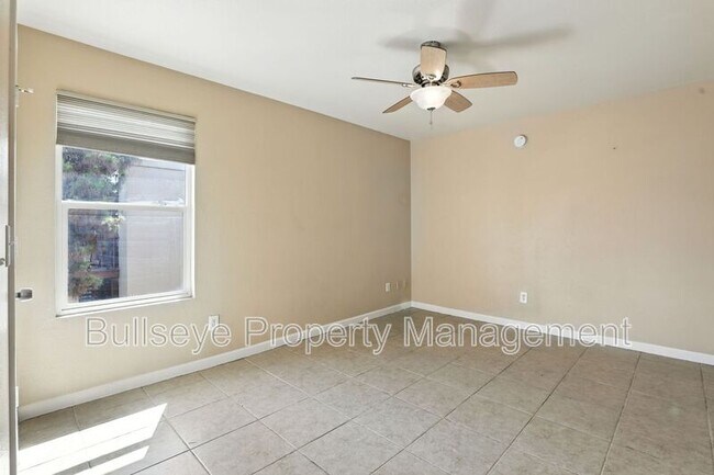 Building Photo - 2701 E Beck Ln