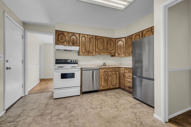 Building Photo - Cottonwood Heights