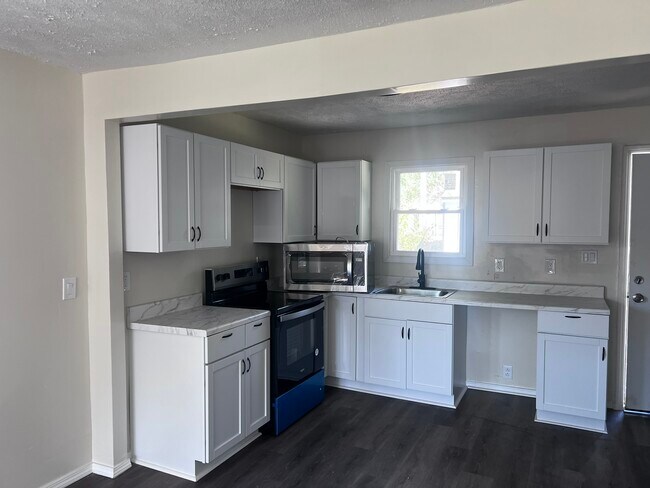 Building Photo - 5349 Pickford Dr