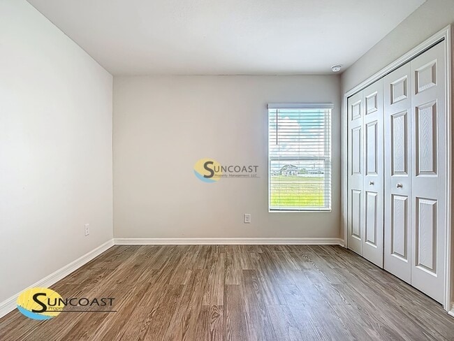 Building Photo - 7005 Hemlock Crse