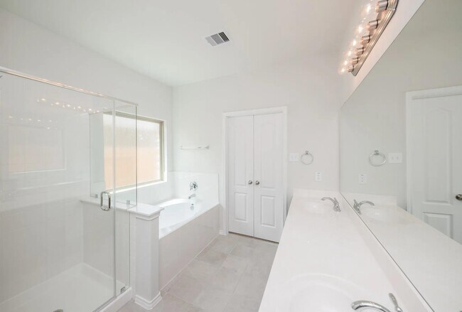 Building Photo - 32402 Clouser Crawdad Ct