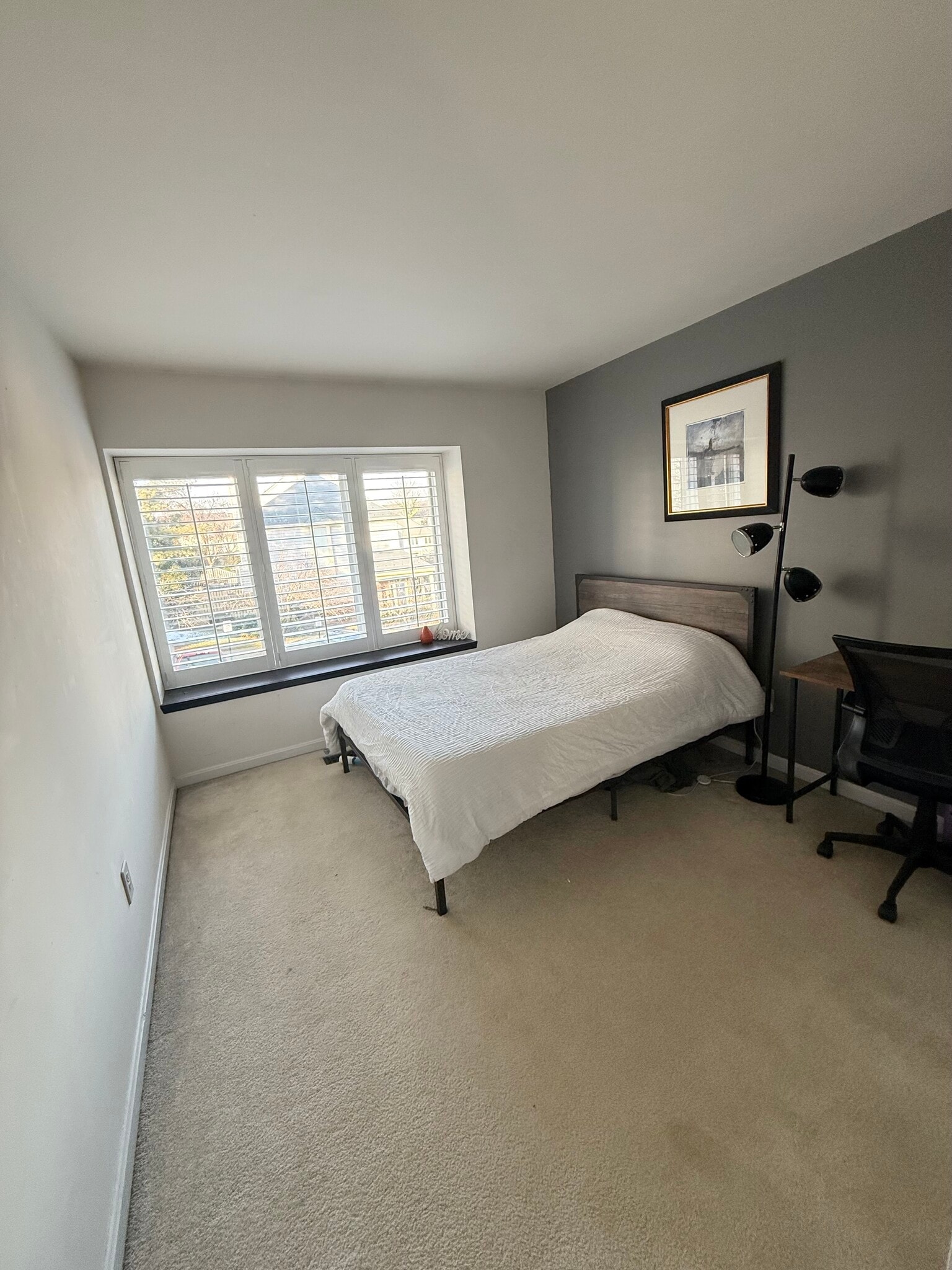 Guest bedroom - 111 E Colonial Dr