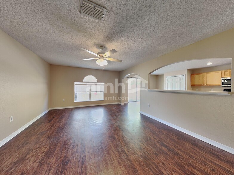 Building Photo - 934 Brenton Leaf Dr