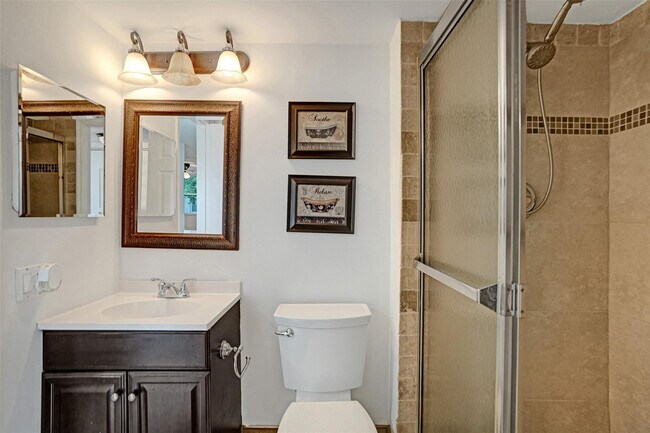 Building Photo - 9351 Lime Bay Blvd