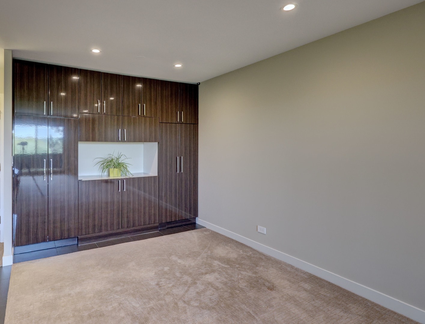 Dinning area - 700 Wellington Ave