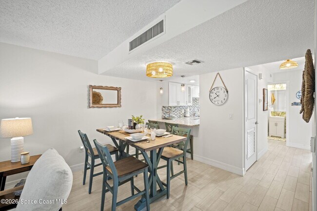 Building Photo - 180 Paradise Blvd