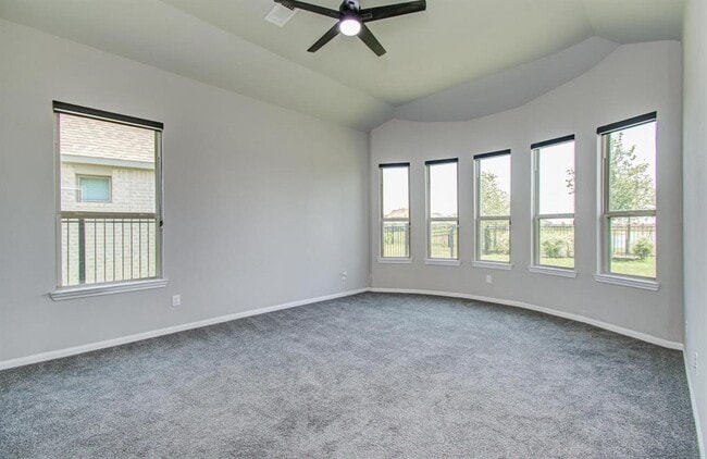 Building Photo - 800 Sarasota Shore Dr