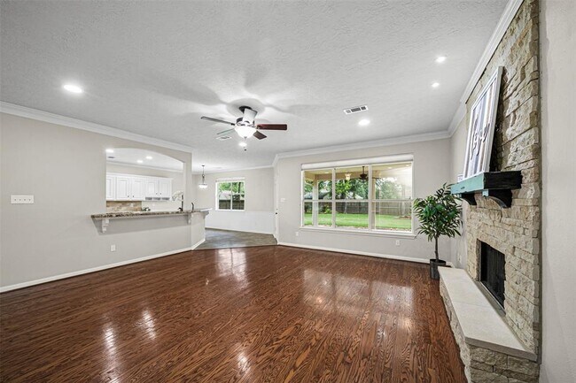 Building Photo - 2452 Ripplewood Dr