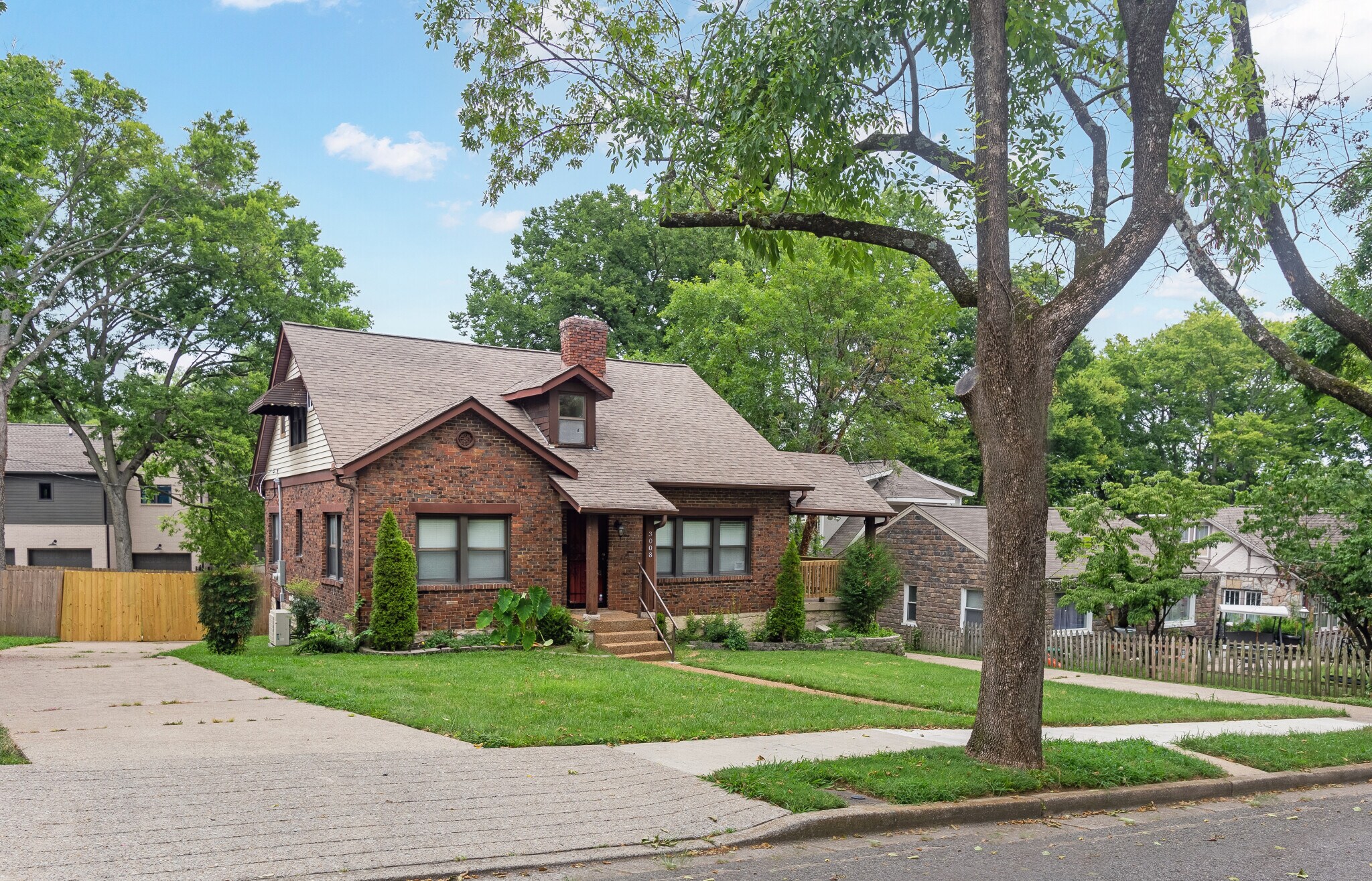 Building Photo - 3008 Blakemore Ave