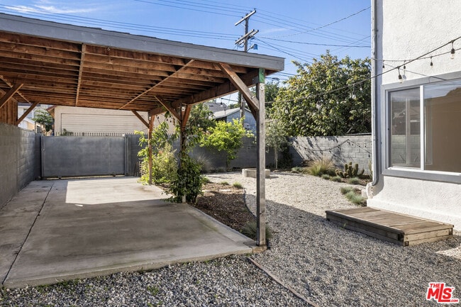 Building Photo - 5712 Buchanan St